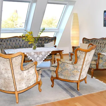 Schuh Apartment *